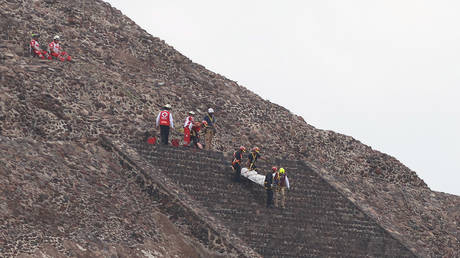 Shooting at iconic Mexico pyramid leaves tourist dead and others injured (GRAPHIC VIDEOS) - Wazir April 24, 2026