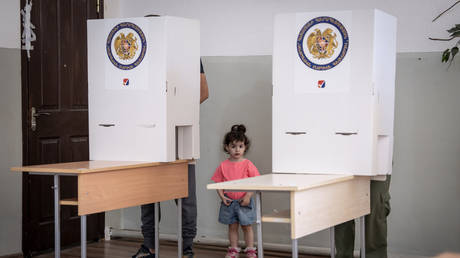 Armenia election results pose challenge for Russia – expert - Wazir June 10, 2026