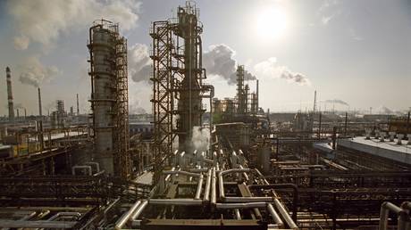 Ukrainian drones target major Russian oil refinery - Wazir July 7, 2026