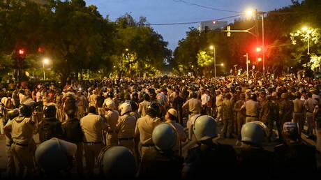 Indian opposition backs young ‘Cockroach’ protesters - [Wazir in Submarine] July 24, 2026