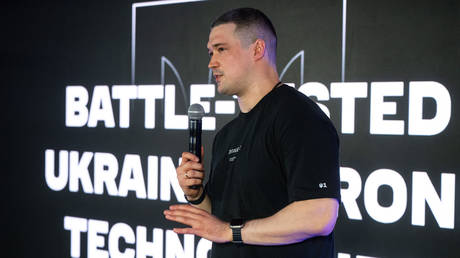 Ex-Ukrainian defense chief calls on Zelensky to lift election ban - by IRONaadmi August 19, 2026